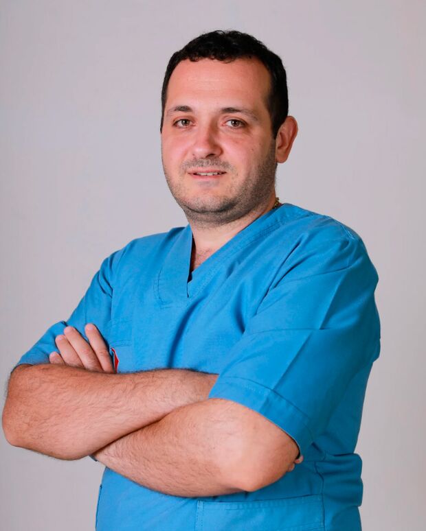 Γιατρός Δερματολόγος Ali